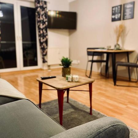 Saniertes Studio - Elisa - Mit Balkon, Wlan, Smart-Tv & Kueche In City-Naehe Erfurt Ngoại thất bức ảnh