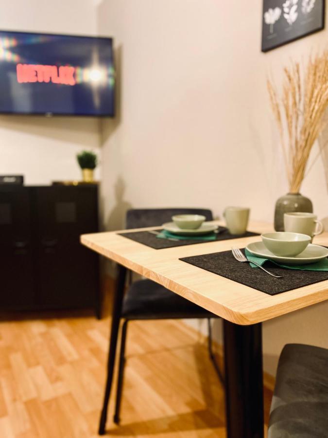 Saniertes Studio - Elisa - Mit Balkon, Wlan, Smart-Tv & Kueche In City-Naehe Erfurt Ngoại thất bức ảnh