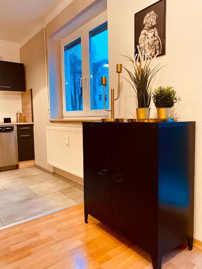 Saniertes Studio - Elisa - Mit Balkon, Wlan, Smart-Tv & Kueche In City-Naehe Erfurt Ngoại thất bức ảnh